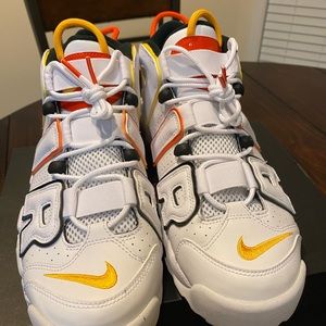 NIKE AIR MORE UPTEMO…Size 9….Mens